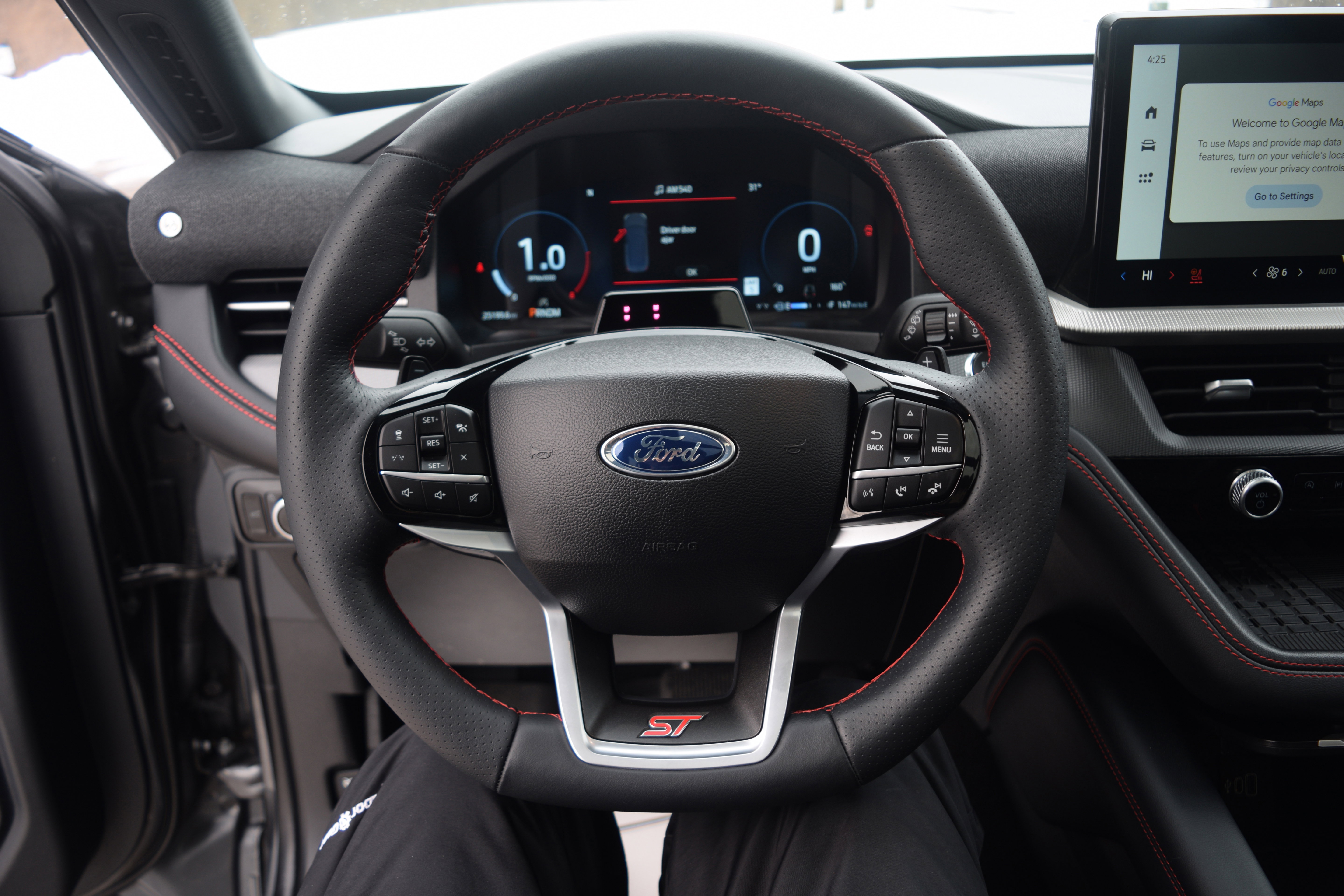 Used 2025 Ford Explorer ST image 4