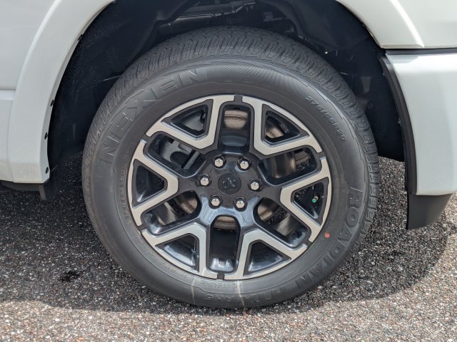 New 2026 RAM 1500 Laramie AWD/4WD image 11
