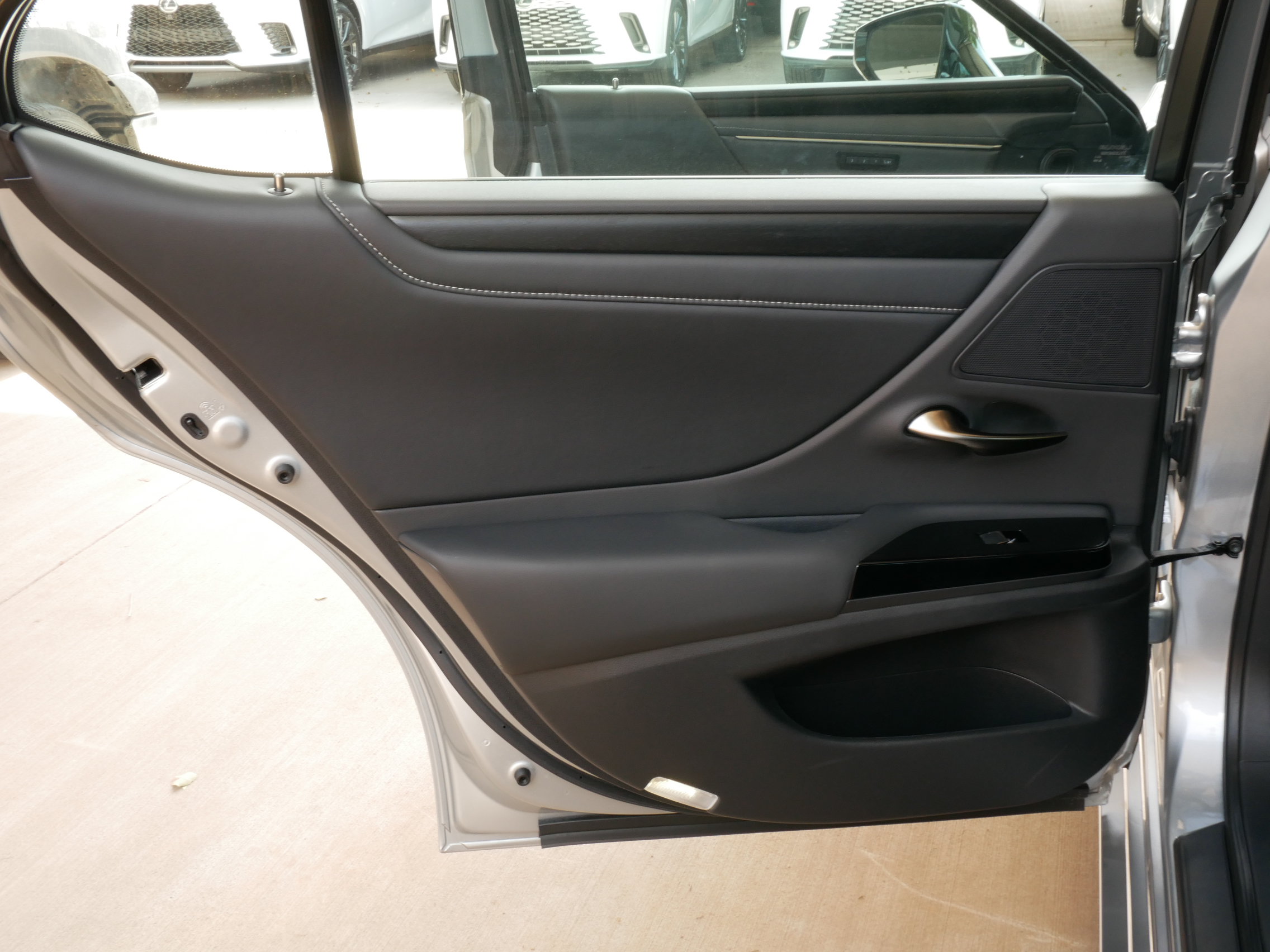Certified 2025 Lexus ES 350 w/ Premium Package FWD image 24
