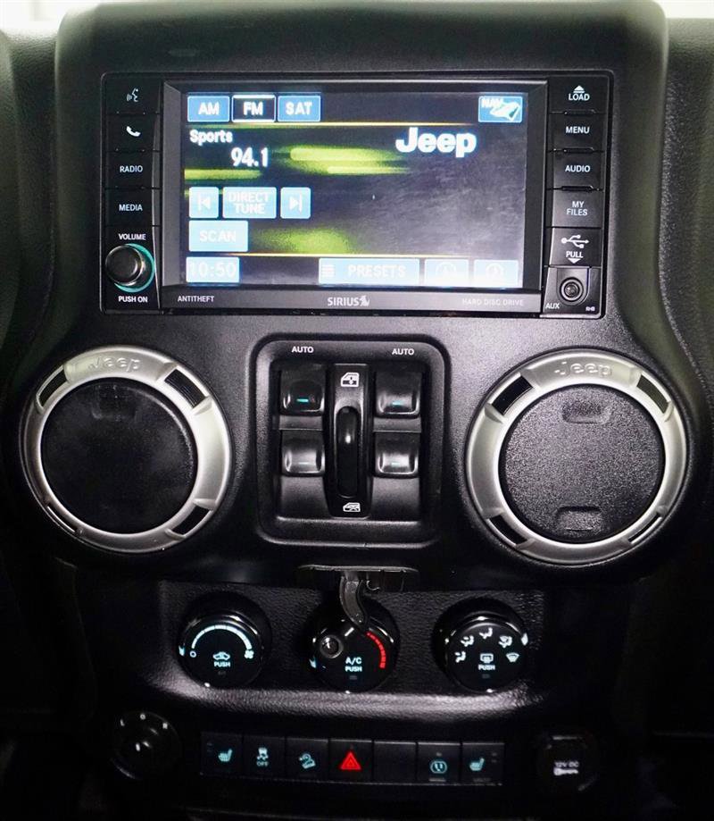 Used 2016 Jeep Wrangler Unlimited Sahara w/ Max Tow Package image 15