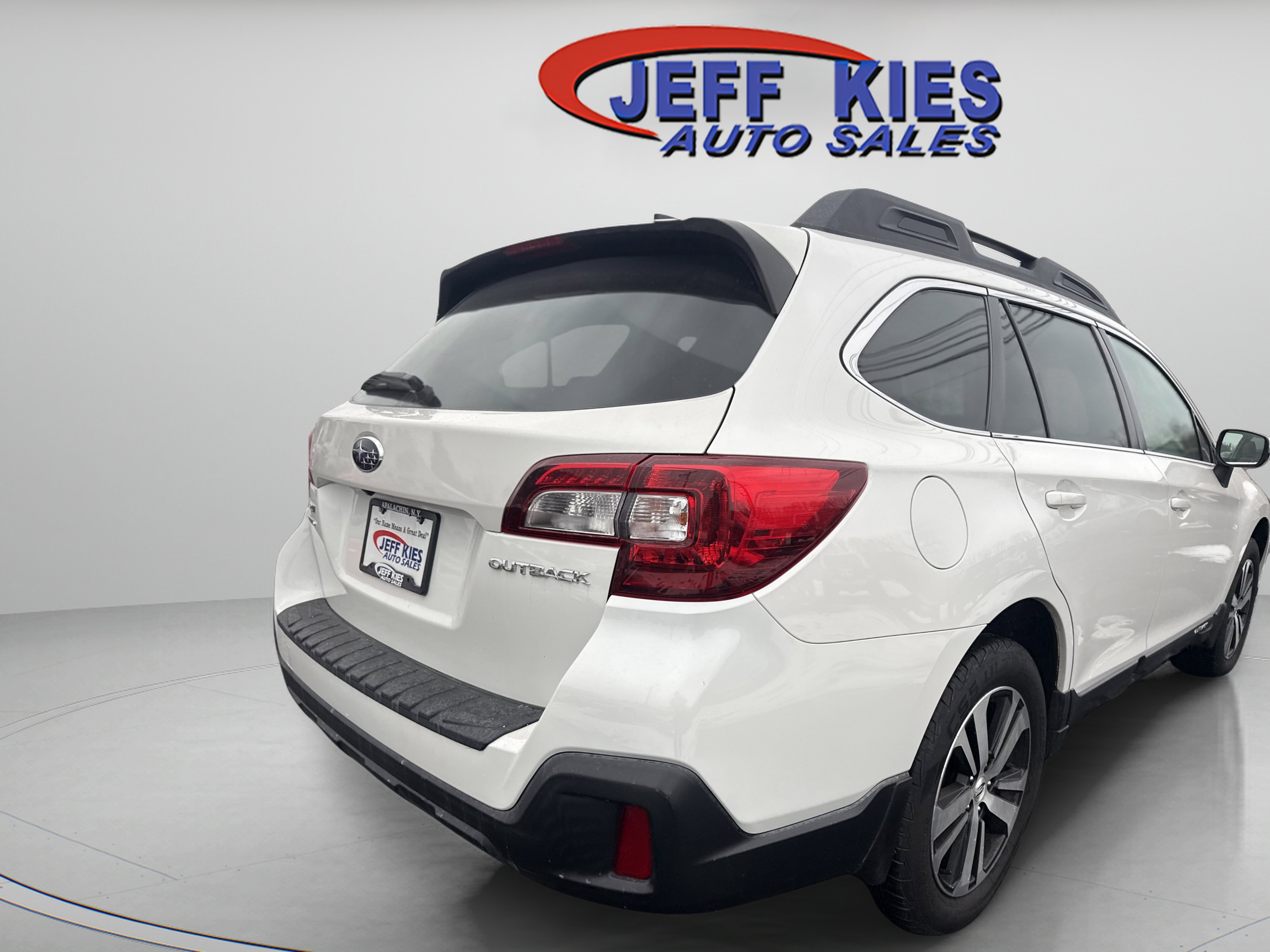 Used 2018 Subaru Outback 2.5i Limited image 5