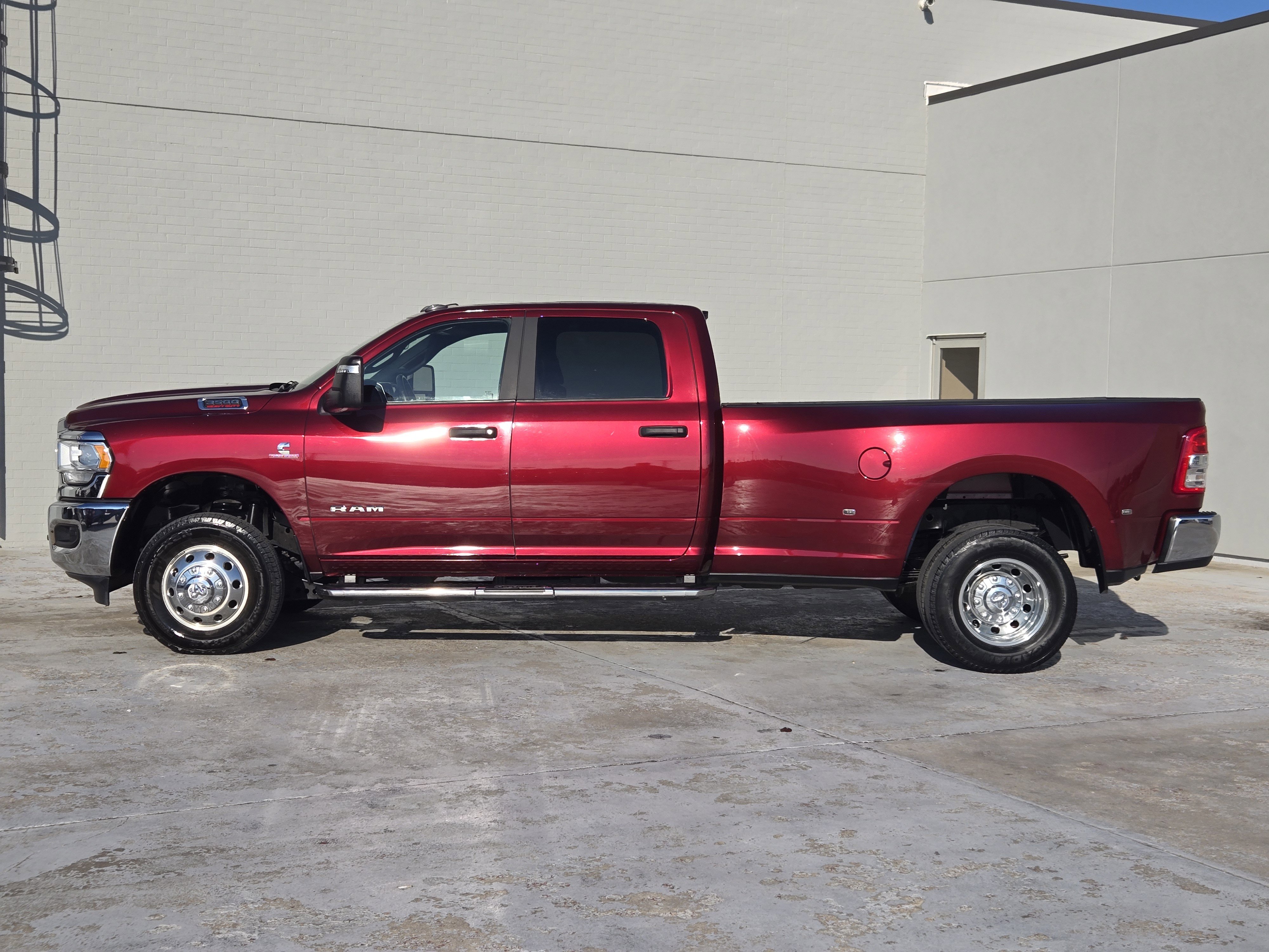 Used 2024 RAM 3500 Big Horn w/ Heated Seats & Wheel Group image 5
