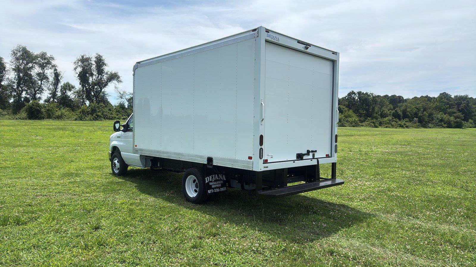 New 2027 Ford E-350 and Econoline 350 Super Duty w/ Power Equipment Group RWD image 3
