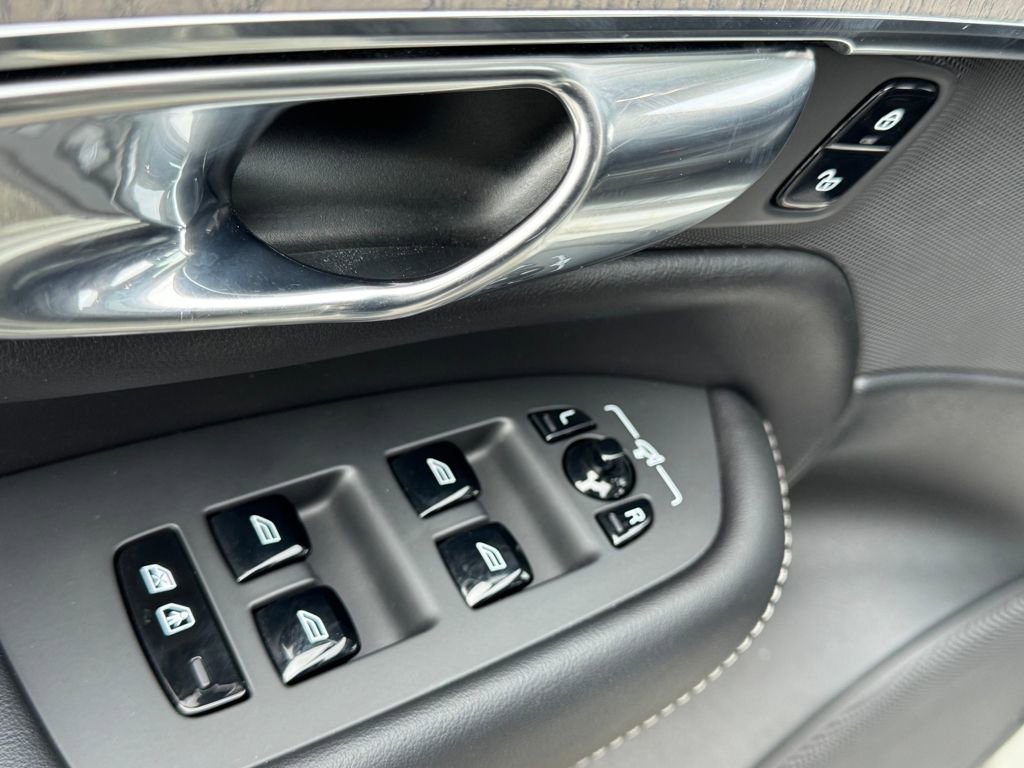 Used 2022 Volvo XC90 T6 Inscription w/ Advanced Package image 13
