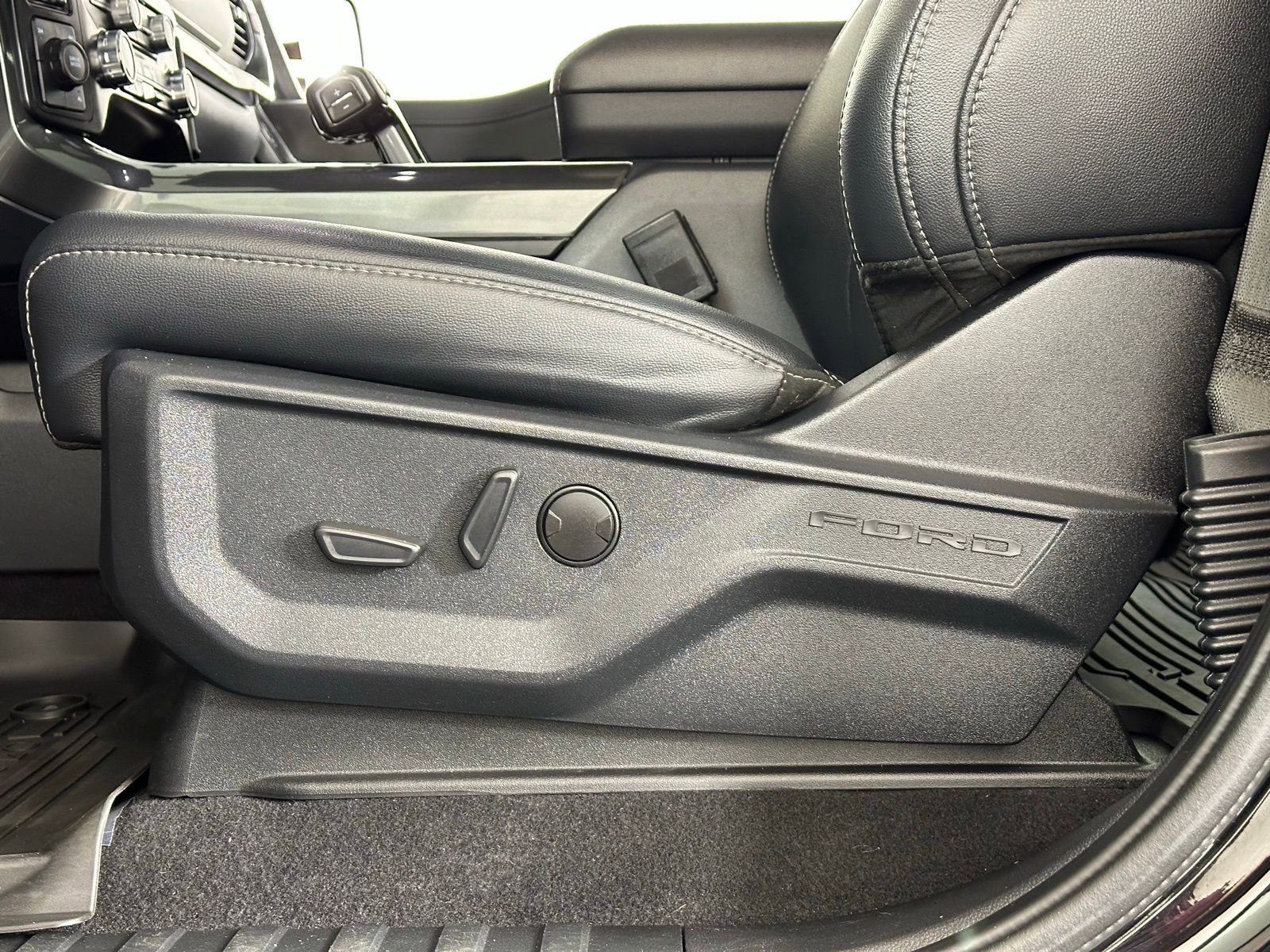 Used 2023 Ford F150 XLT w/ Equipment Group 302A High image 7