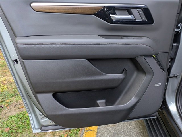 New 2026 Chevrolet Suburban High Country image 27