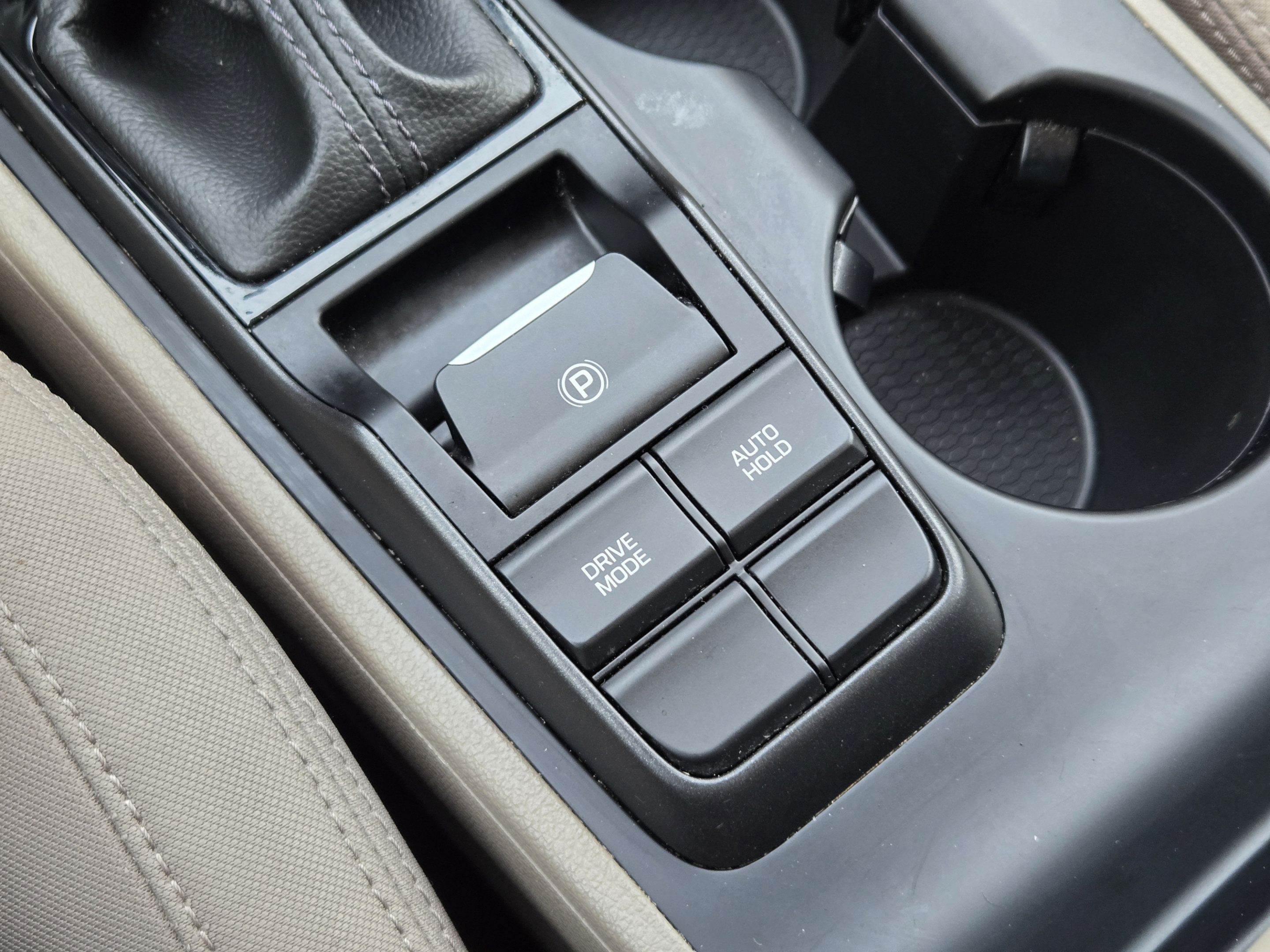 Used 2019 Hyundai Tucson Sport w/ Cargo Package FWD image 17