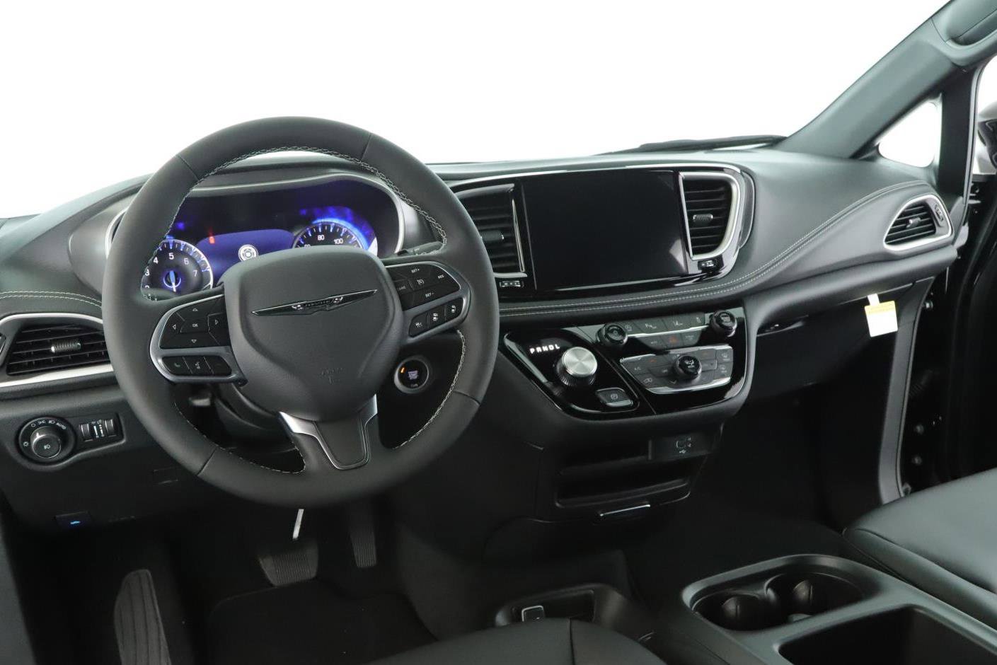 New 2026 Chrysler Pacifica Select image 2