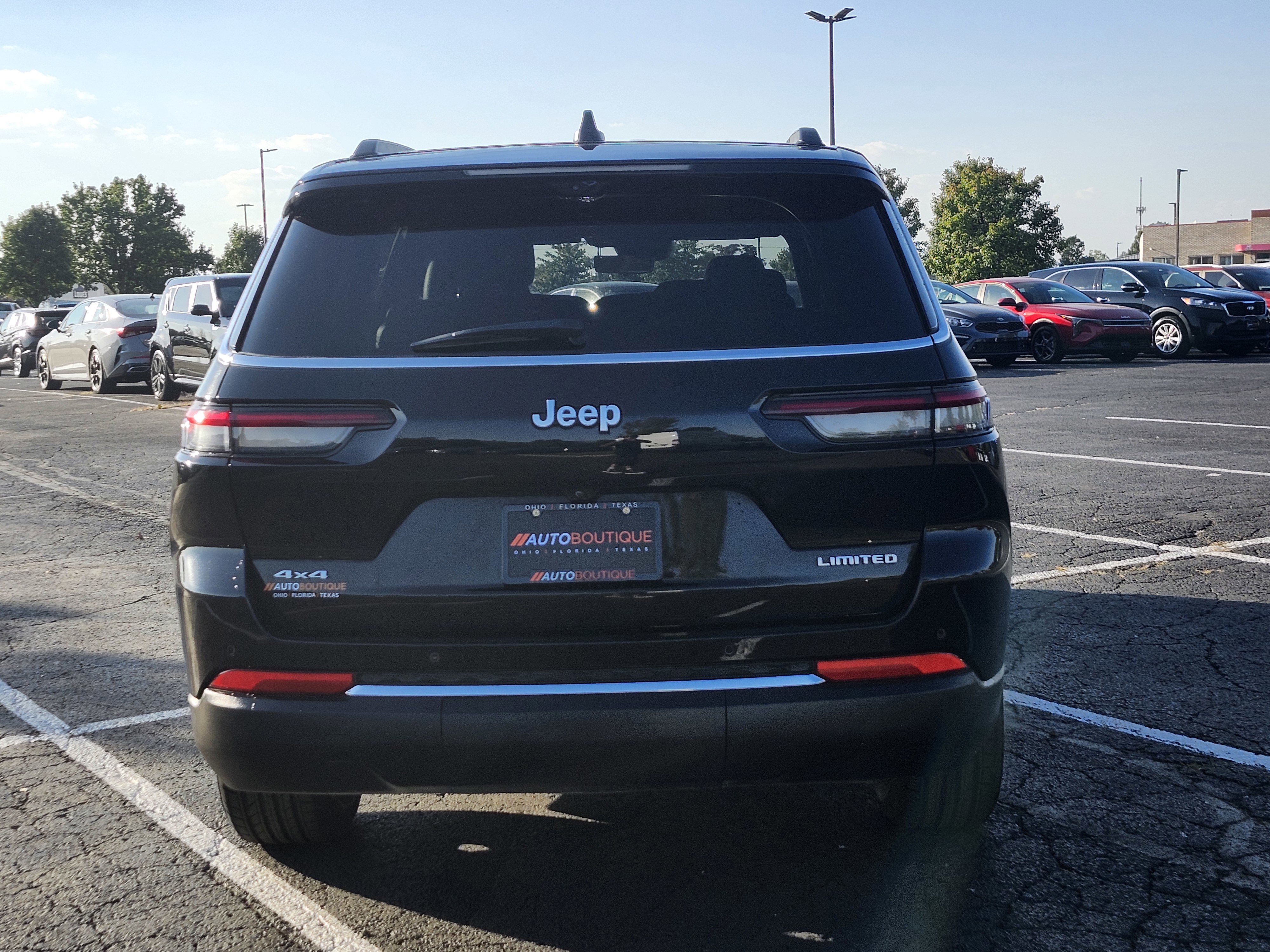 Used 2024 Jeep Grand Cherokee L Limited w/ Luxury Tech Group II image 9