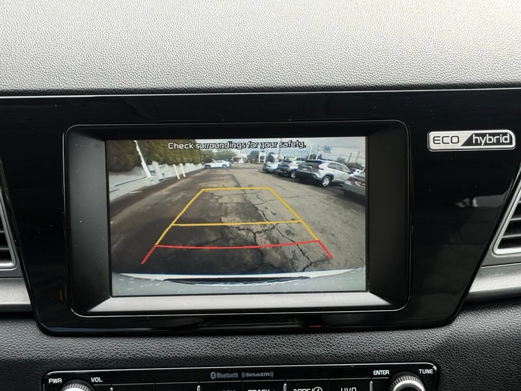 Used 2017 Kia Niro LX FWD image 24