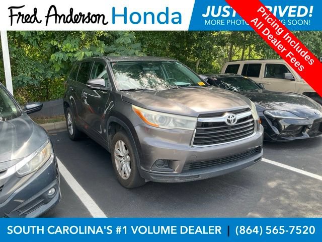 Used 2014 Toyota Highlander LE FWD image 1