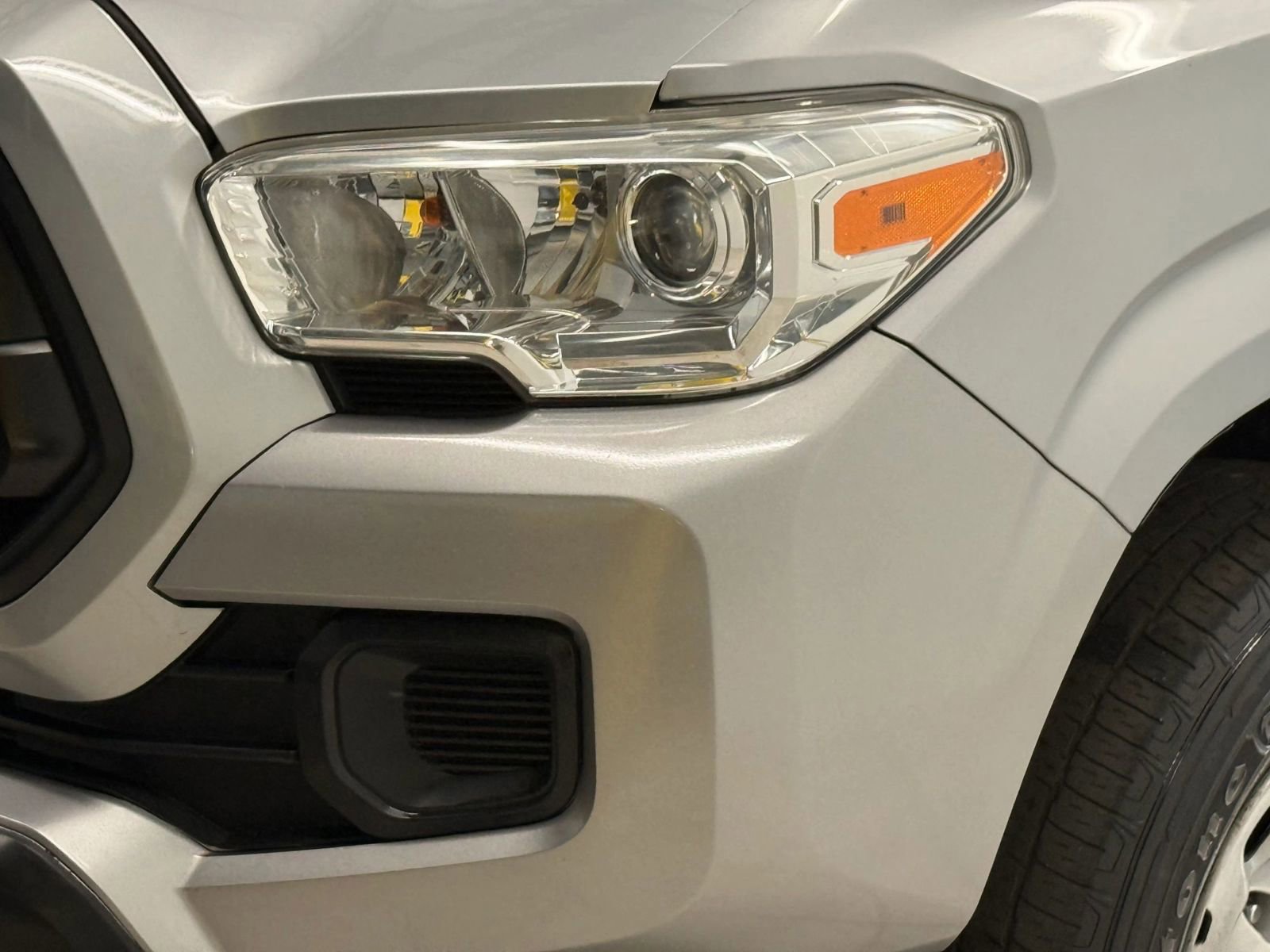 Used 2021 Toyota Tacoma SR RWD image 4