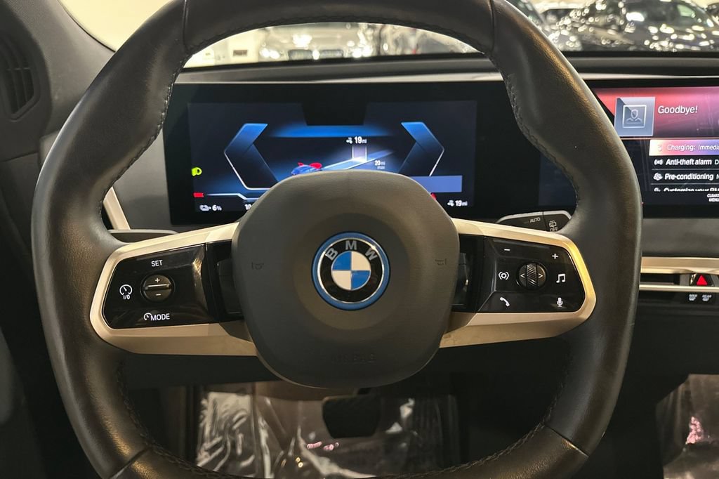 Used 2023 BMW iX xDrive50 w/ Sport Package AWD/4WD image 28