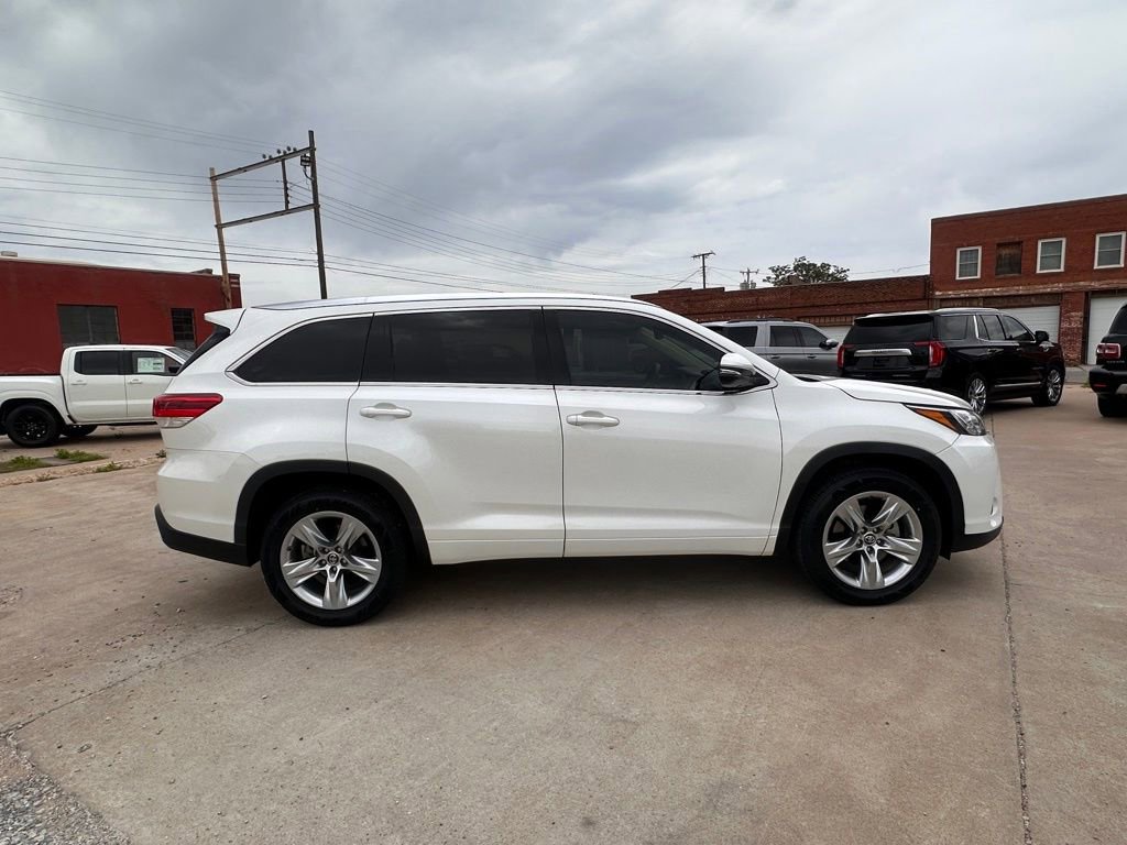 Used 2017 Toyota Highlander Limited image 7