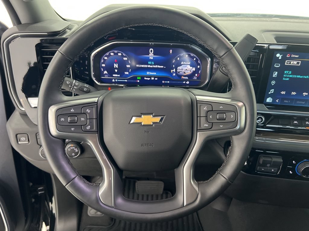 Used 2024 Chevrolet Silverado 1500 LT w/ Leather Package AWD/4WD image 11