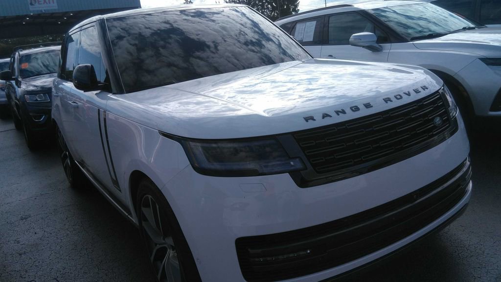 Used 2024 Land Rover Range Rover Autobiography image 1