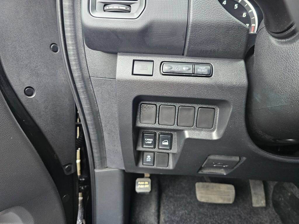 Used 2022 Nissan Frontier S AWD/4WD image 19