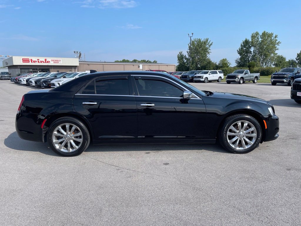 Used 2020 Chrysler 300 Limited AWD/4WD image 10