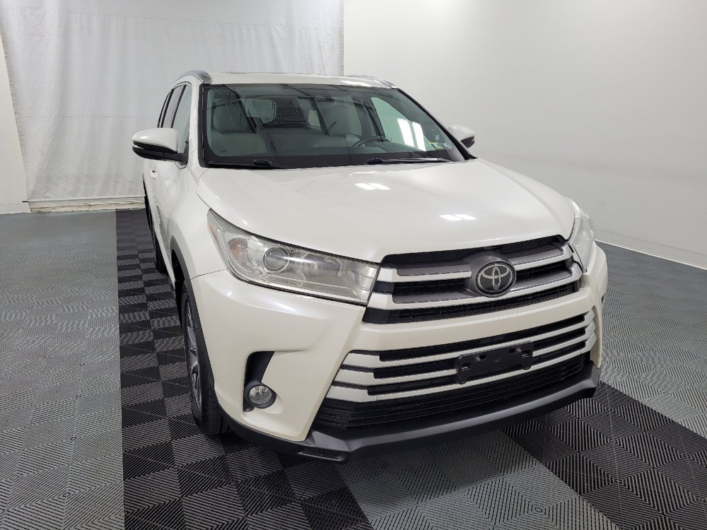 Used 2019 Toyota Highlander XLE image 14