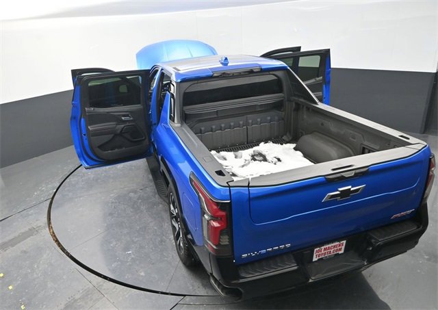 Used 2025 Chevrolet Silverado EV RST image 36