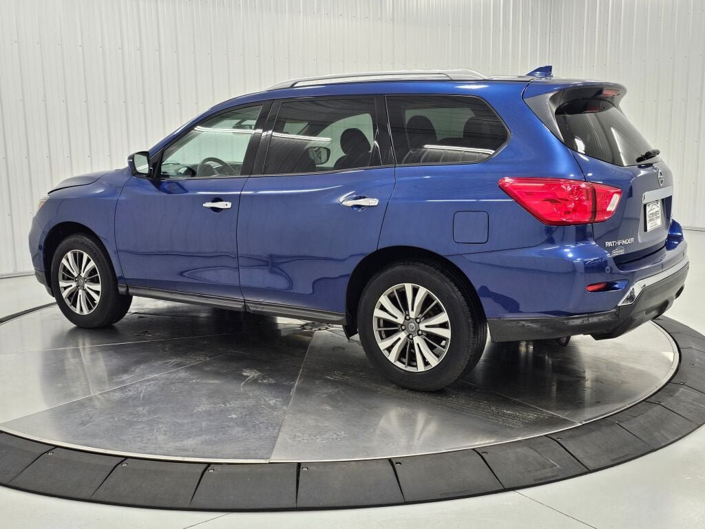 Used 2020 Nissan Pathfinder SL AWD/4WD image 3