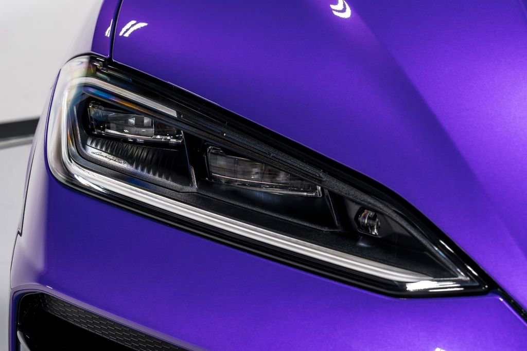 Used 2025 Lamborghini Urus SE image 48