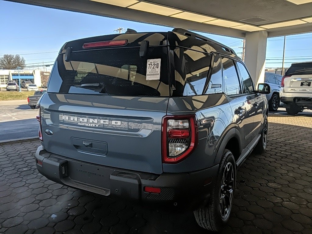 Used 2025 Ford Bronco Sport Outer Banks image 5