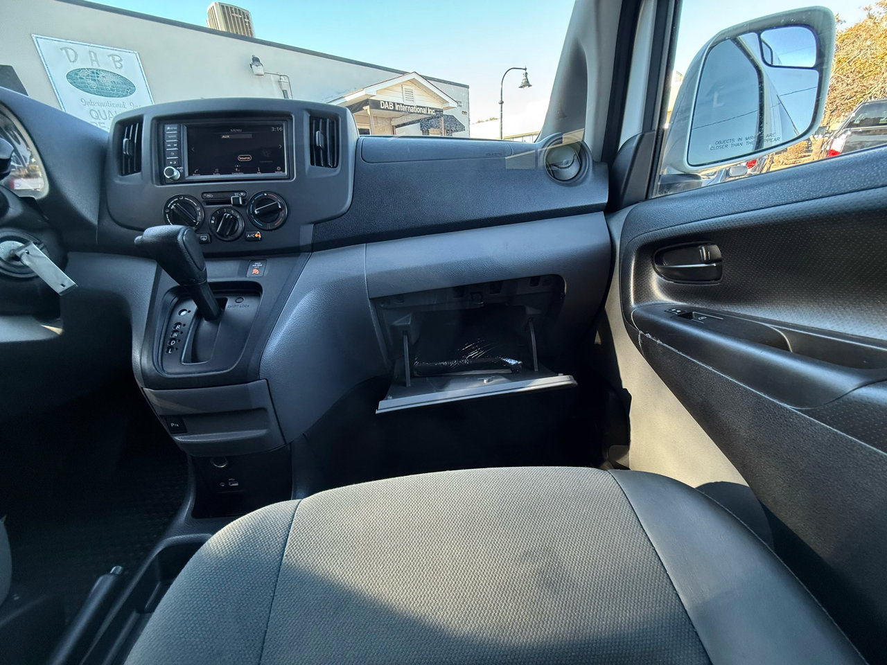 Used 2020 Nissan NV200 SV w/ Sliding Glass Door Package image 21