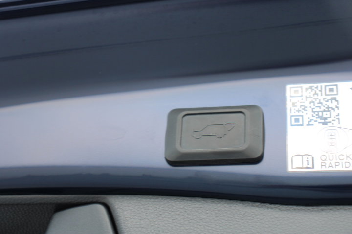 Certified 2022 Toyota RAV4 Limited image 17