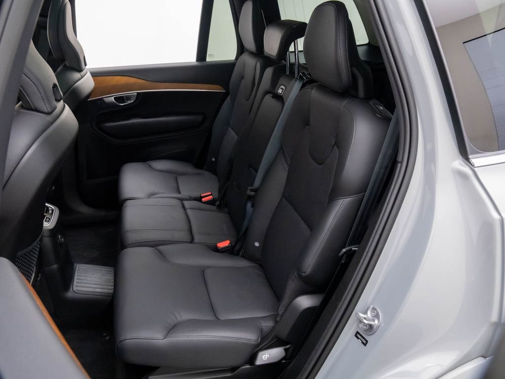 Used 2024 Volvo XC90 T8 Plus w/ Protection Package Premier image 20