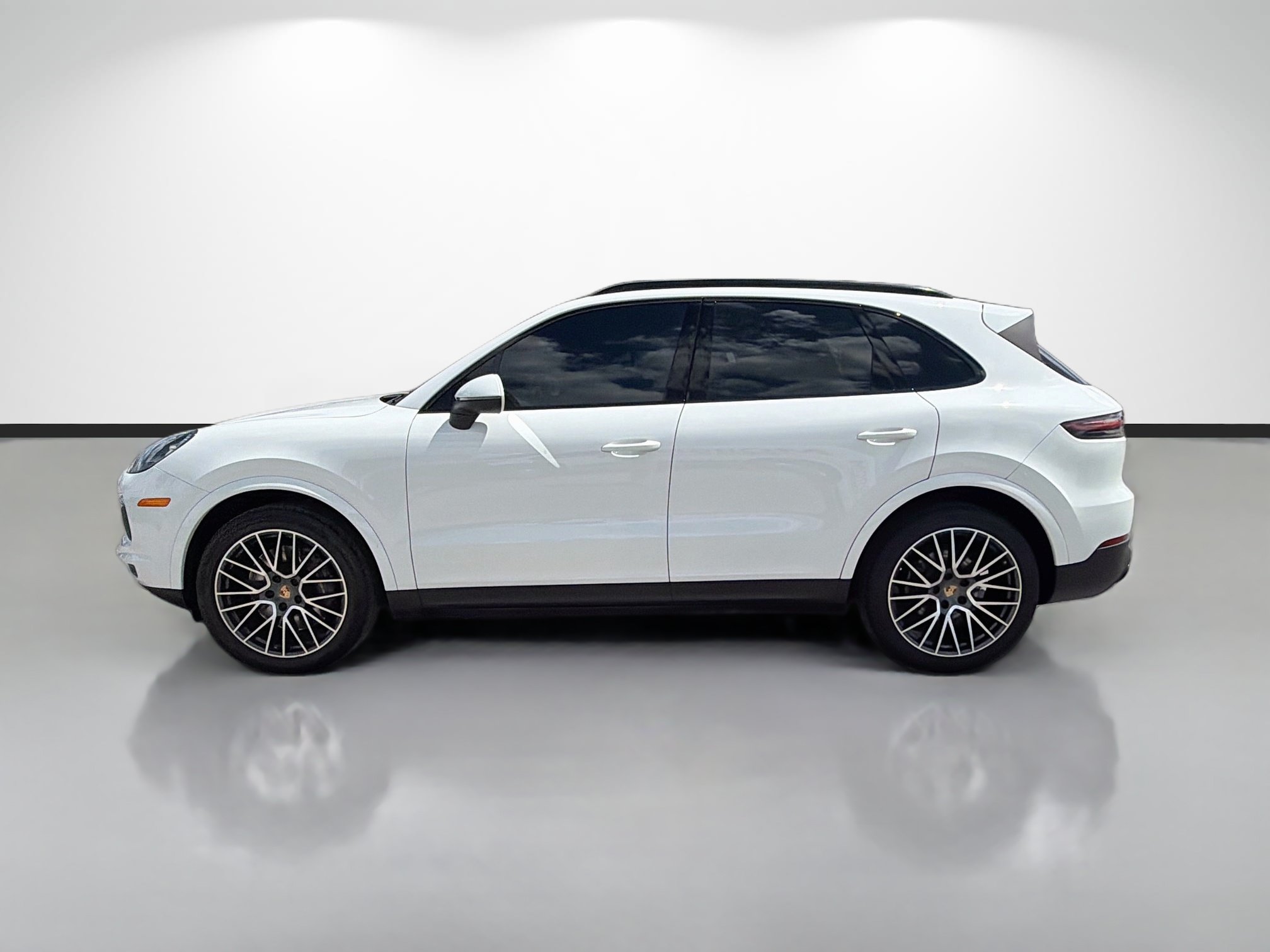 Used 2023 Porsche Cayenne AWD/4WD image 6