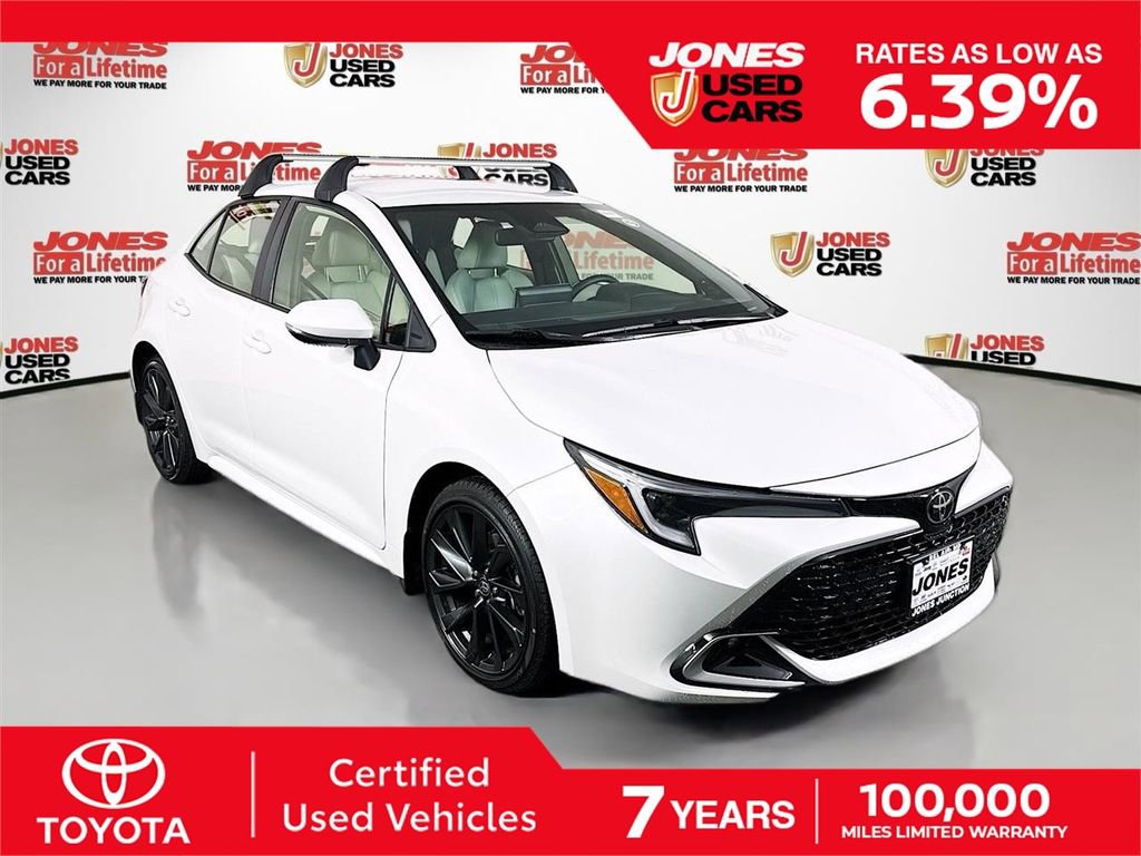 Certified 2025 Toyota Corolla XSE image 1