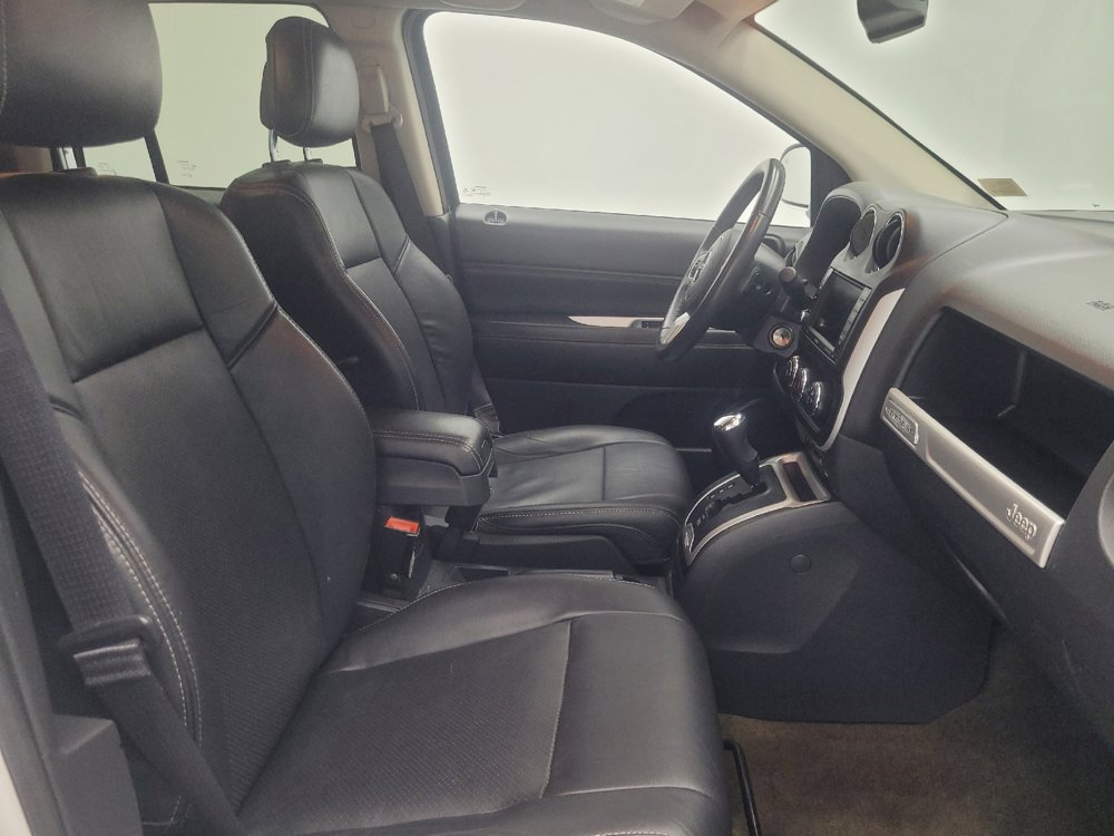 Used 2017 Jeep Compass High Altitude FWD image 21
