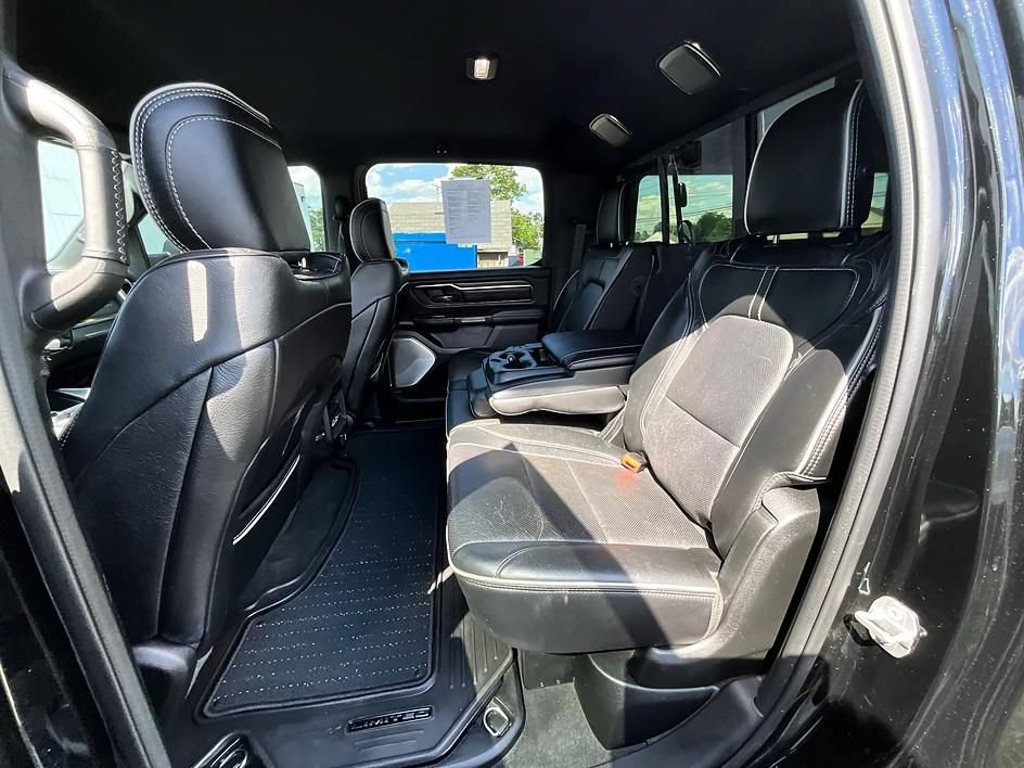 Used 2020 RAM 1500 Limited w/ Black Appearance Package AWD/4WD image 30