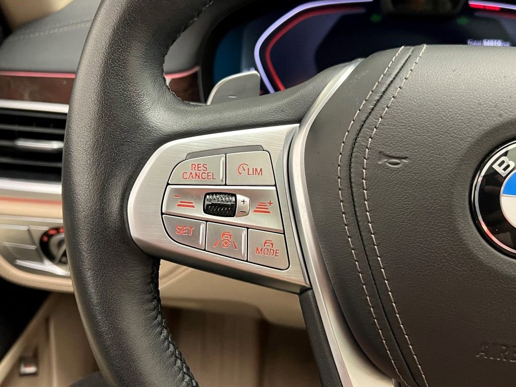 Used 2022 BMW 740i image 36