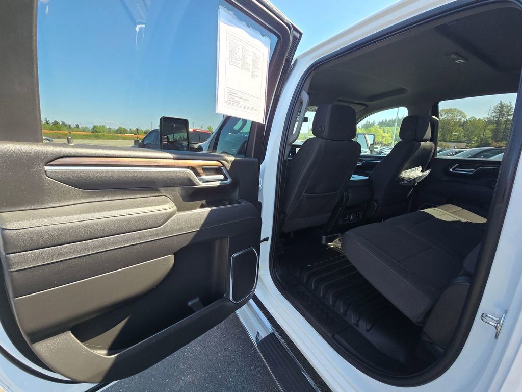Used 2025 Chevrolet Silverado 2500 LT w/ Convenience Package AWD/4WD image 11