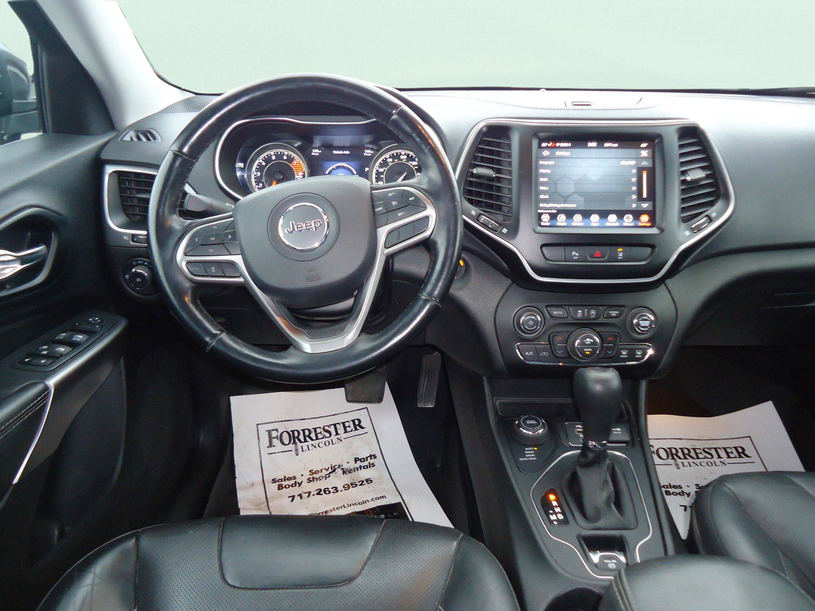 Used 2021 Jeep Cherokee Latitude Lux w/ Comfort/Convenience Group image 12