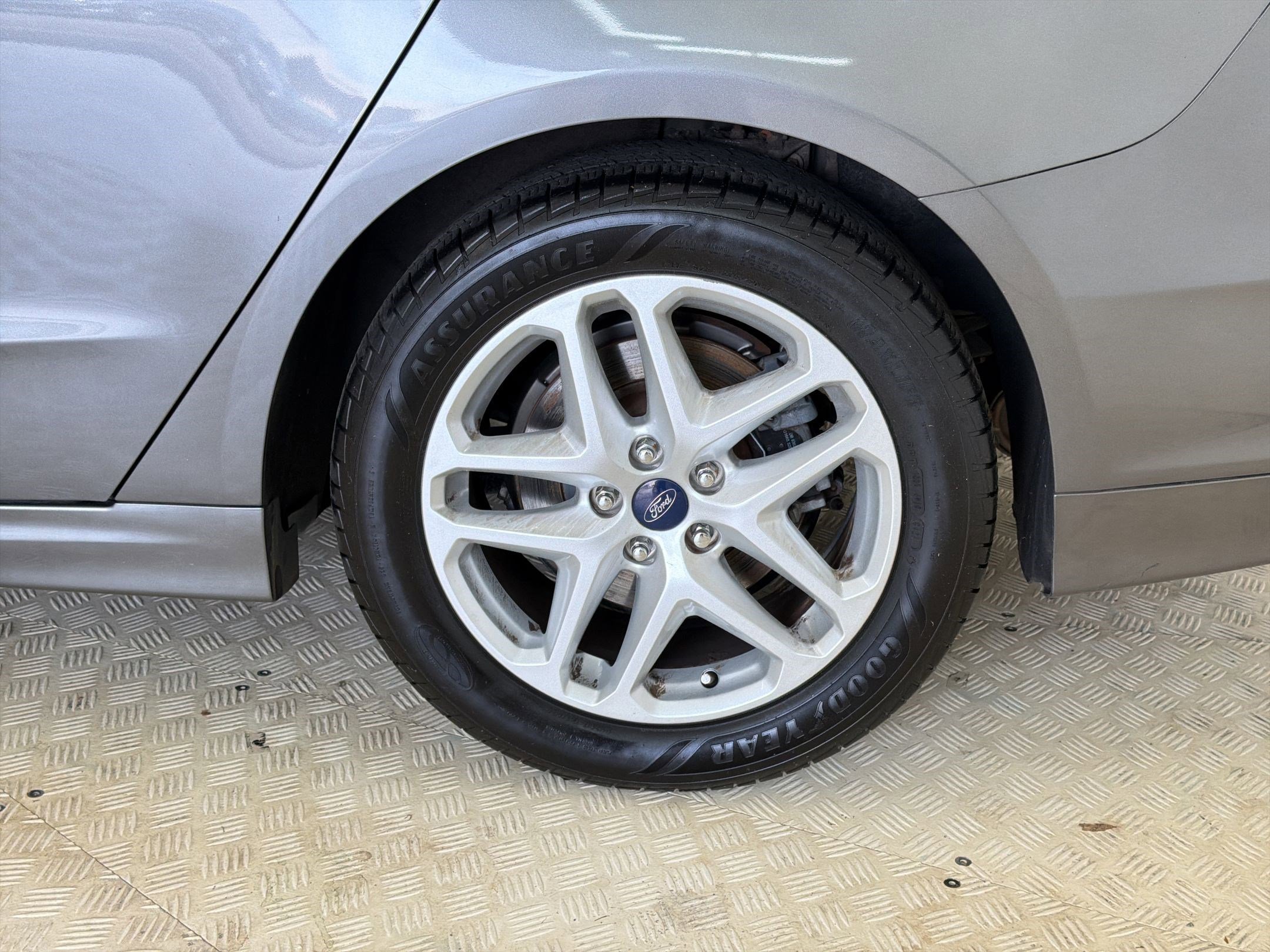 Used 2014 Ford Fusion SE image 12