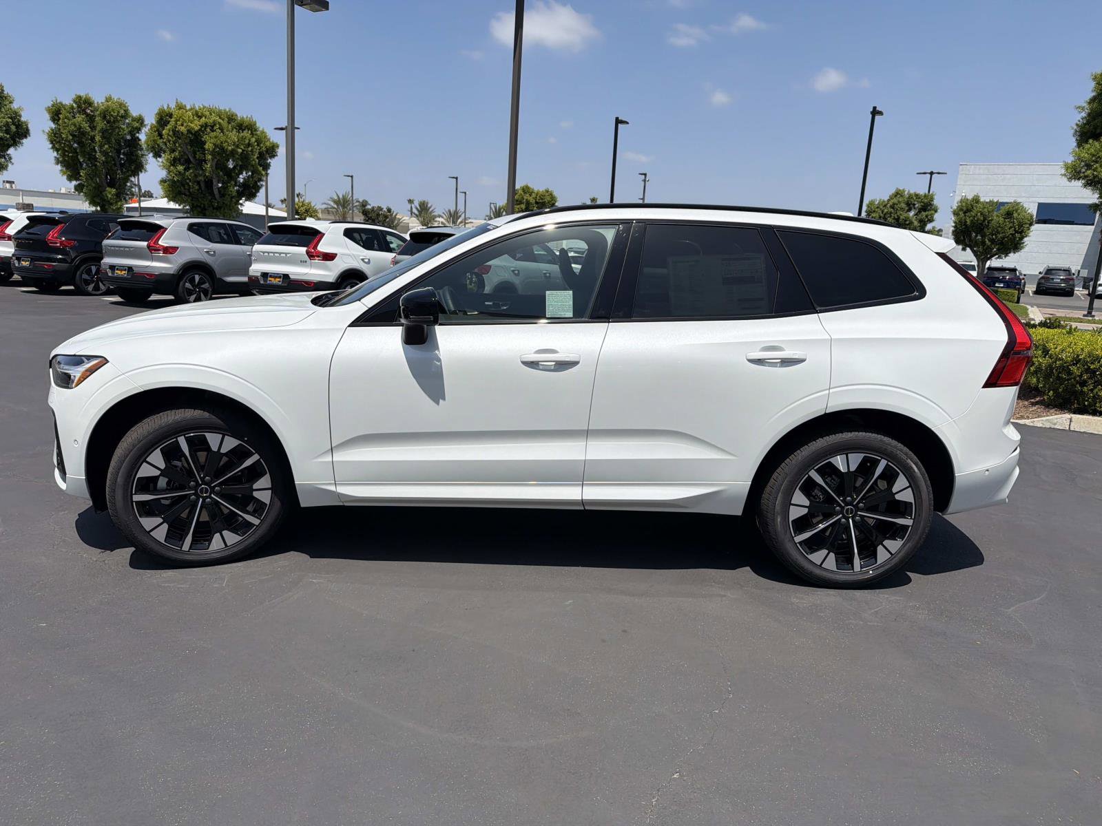 New 2026 Volvo XC60 B5 Plus w/ Climate Package AWD/4WD image 4