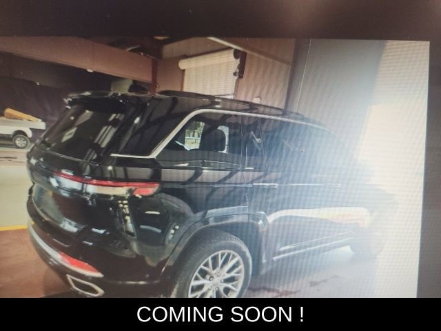 Used 2024 Jeep Grand Cherokee Summit w/ Adv Protech Group IV image 3