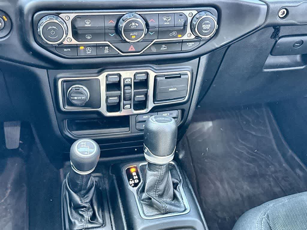 Used 2021 Jeep Gladiator Sport AWD/4WD image 16