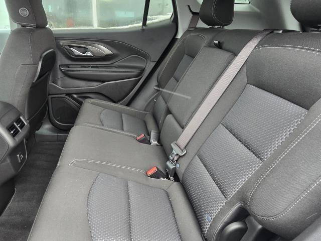 Used 2023 GMC Terrain SLE image 27