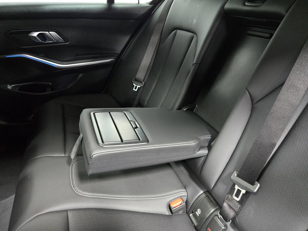 Used 2022 BMW 330i xDrive Sedan w/ Driving Assistance Package AWD/4WD image 33