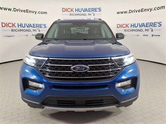 Used 2021 Ford Explorer XLT w/ Equipment Group 202A image 2