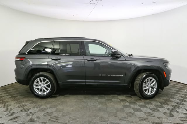 Used 2025 Jeep Grand Cherokee Laredo X w/ Luxury Tech Group I AWD/4WD image 15