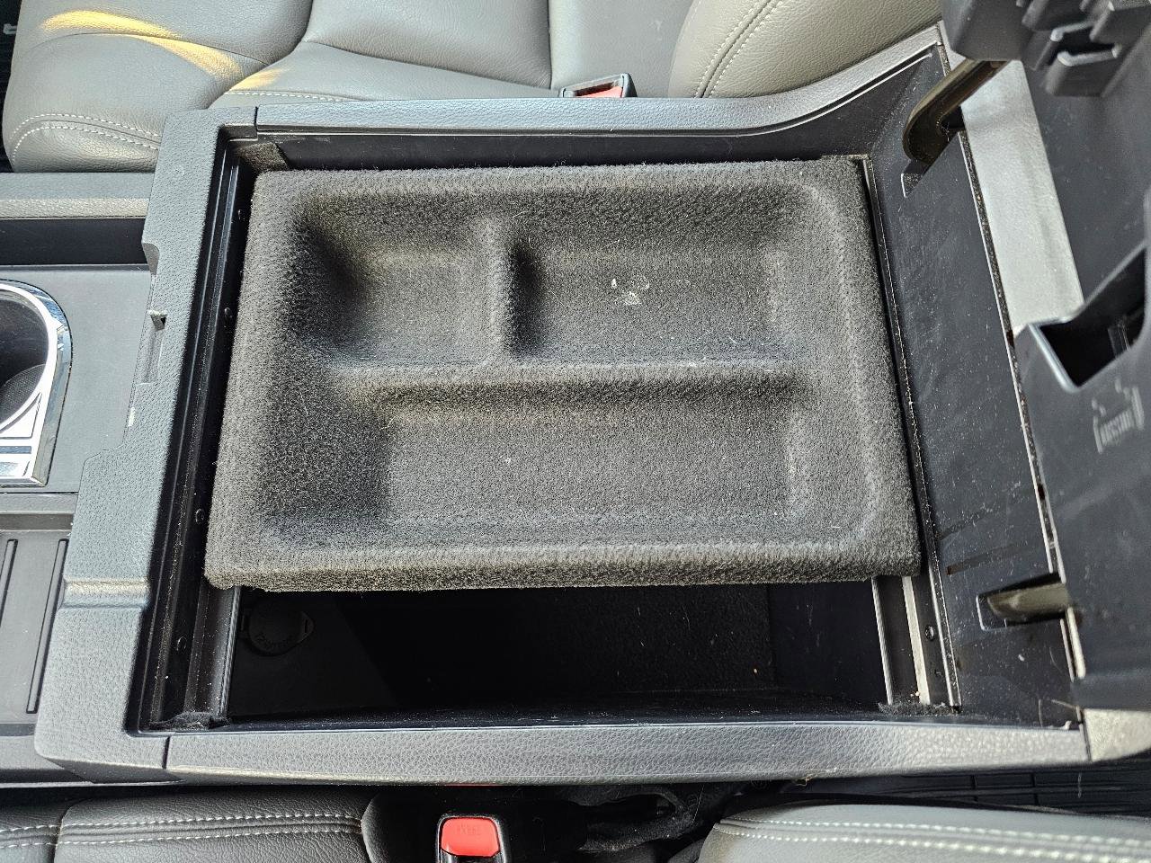 Used 2020 Toyota Tundra SR5 w/ SR5 Convenience Package image 60