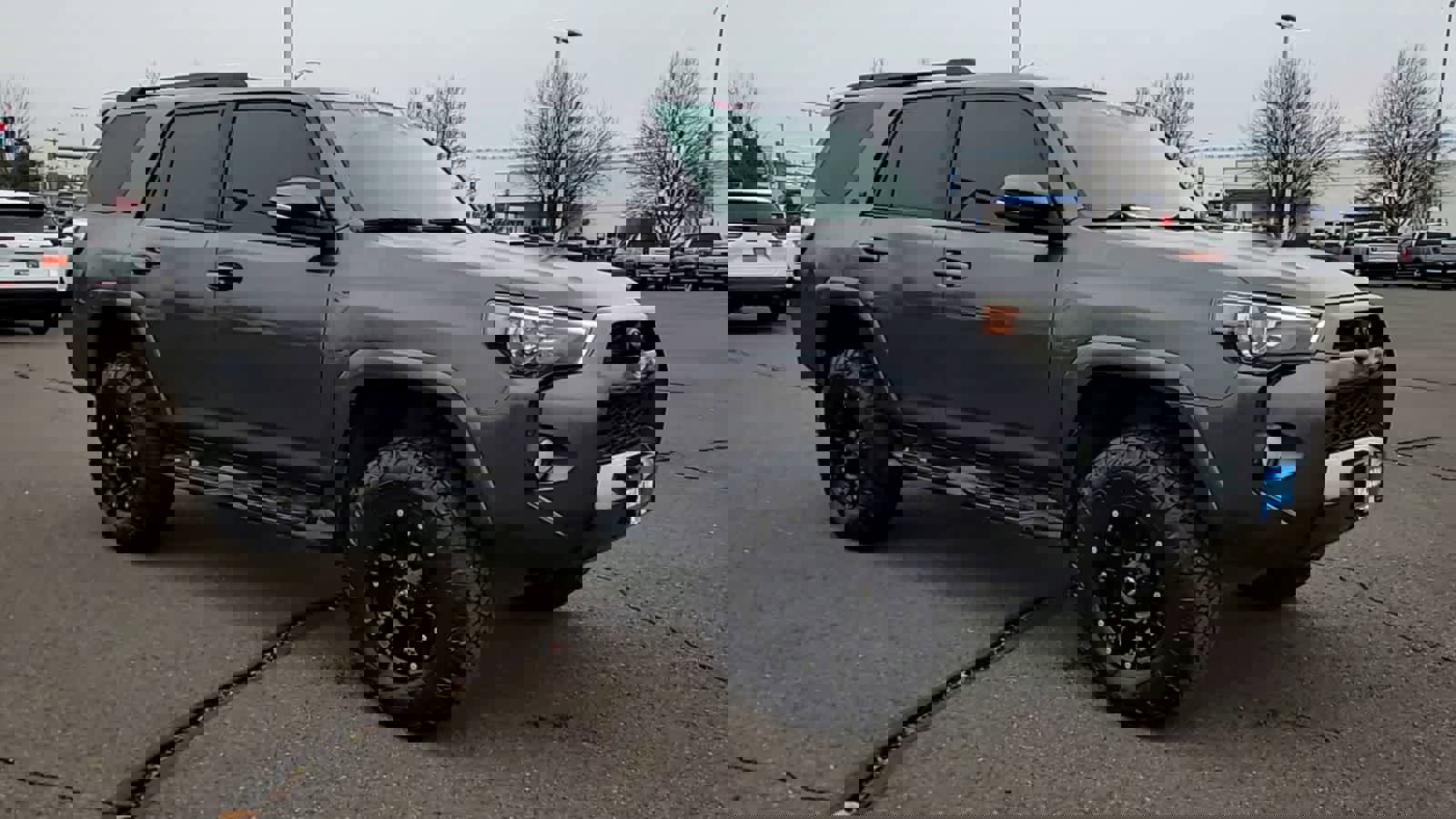 Used 2018 Toyota 4Runner SR5 Premium image 2