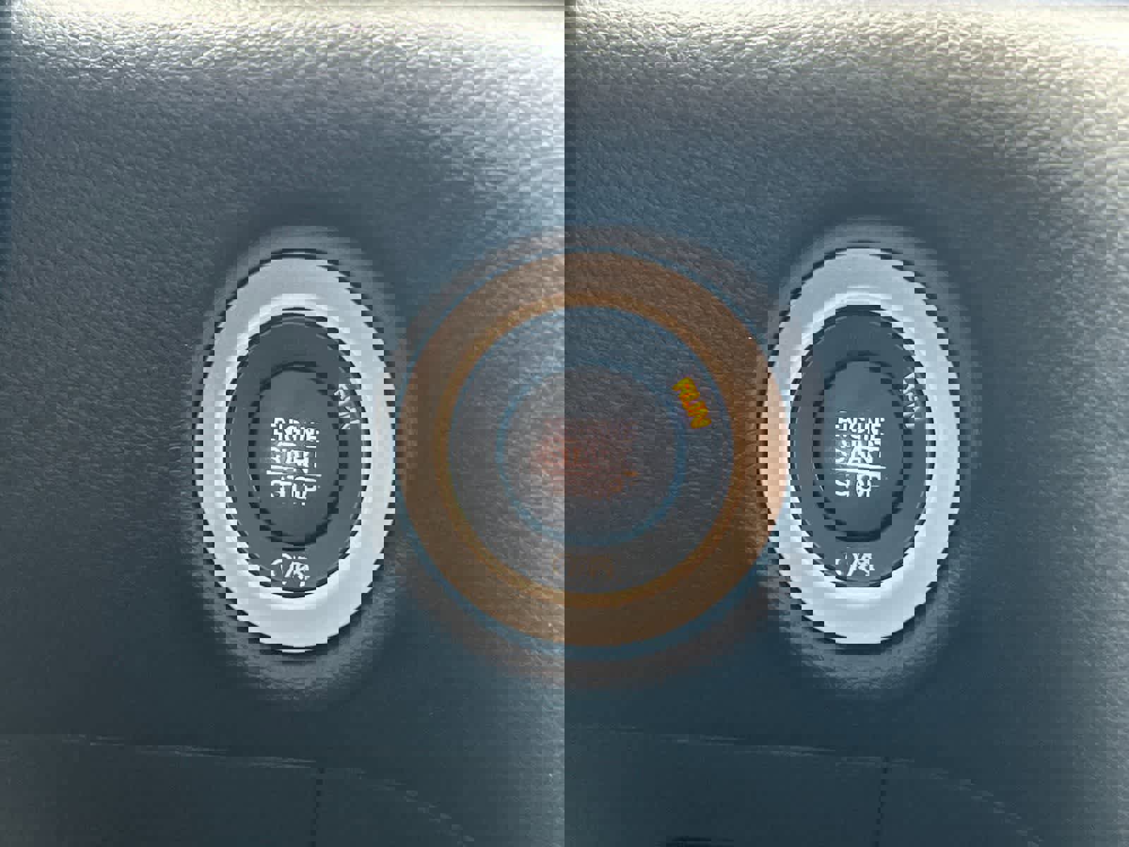 Used 2025 Chrysler Pacifica Select image 24