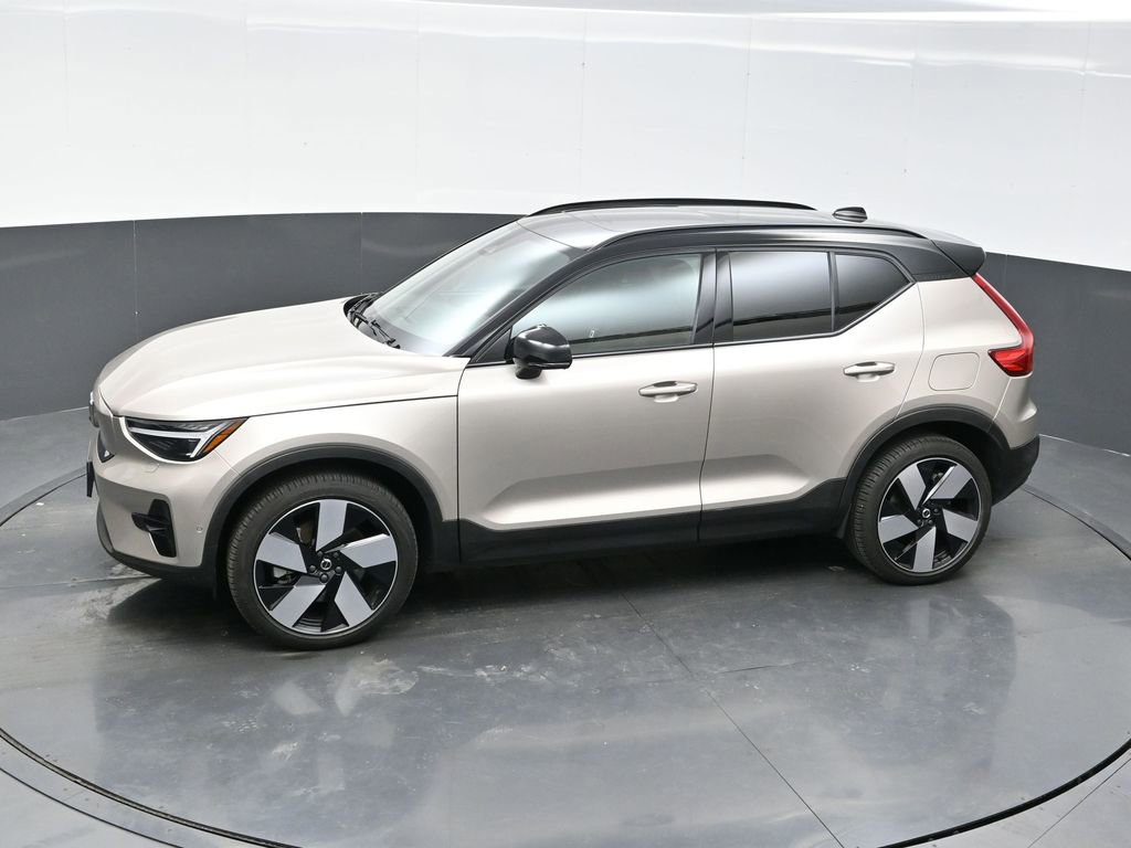 Used 2023 Volvo XC40 Recharge Ultimate image 31