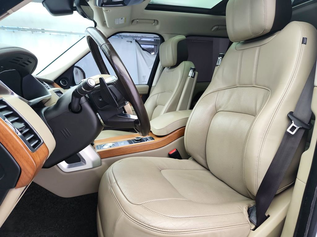 Used 2018 Land Rover Range Rover HSE image 11